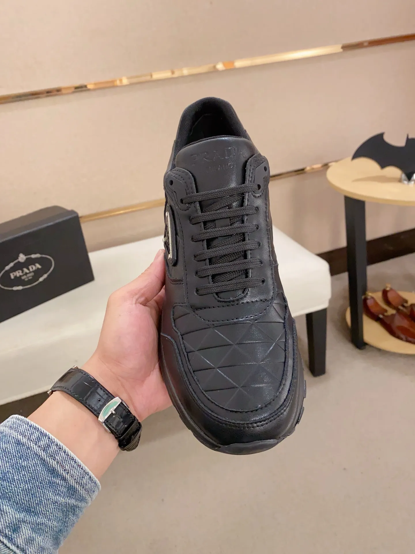 Men's shoes 💰: 500💰 [Prada～Prada] Trendy new styles are on the market. Same style as the official website. Counter quality. Original matching. [Strong] [Strong] Selected first-layer cowhide fabric. Comfortable and breathable sheepskin lining, fine workmanship, upper layer made of 100% pure cowhide, original last shape, comfortable on the feet, shoe sizes 38 to 44